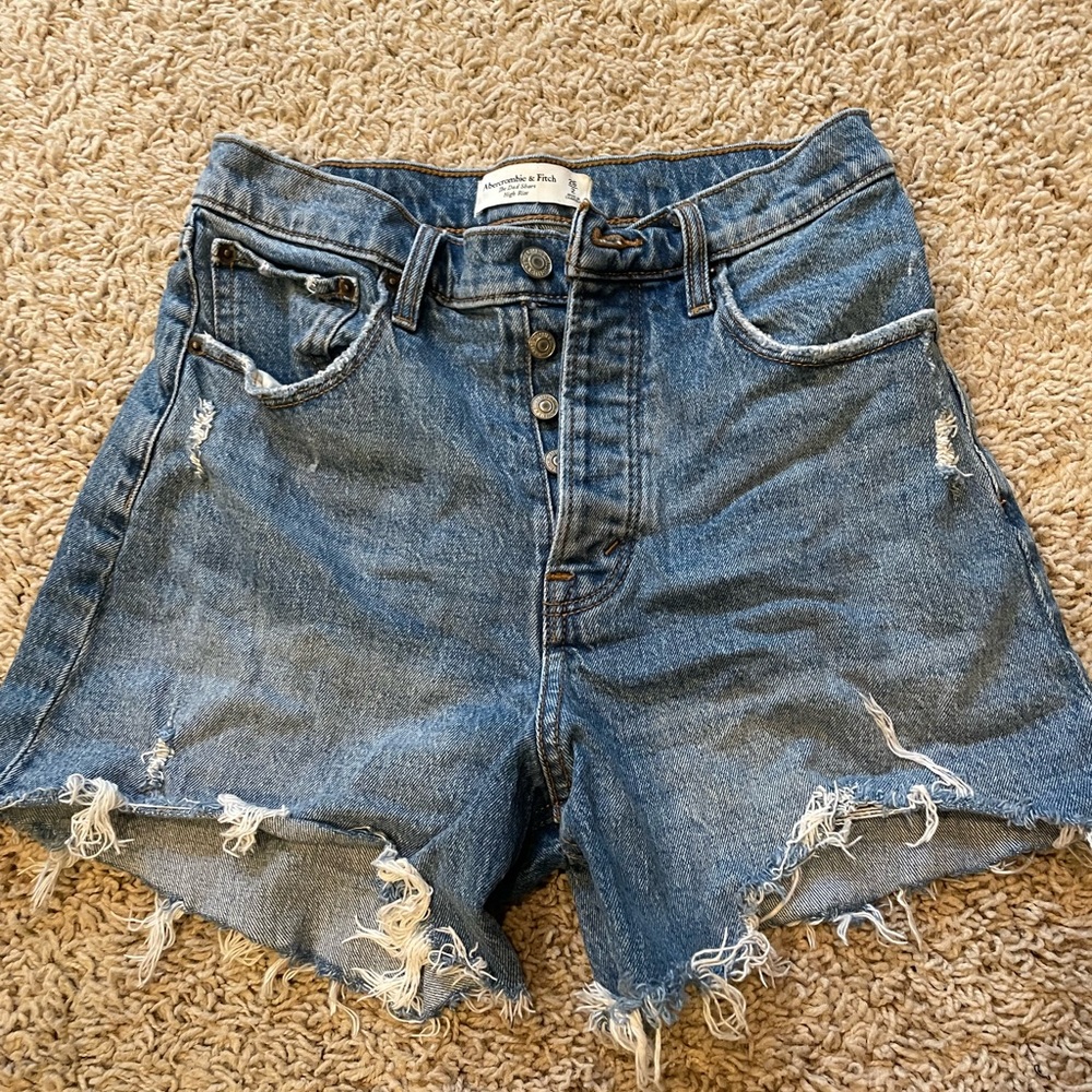 ABERCROMBIE dad short high rise great condition